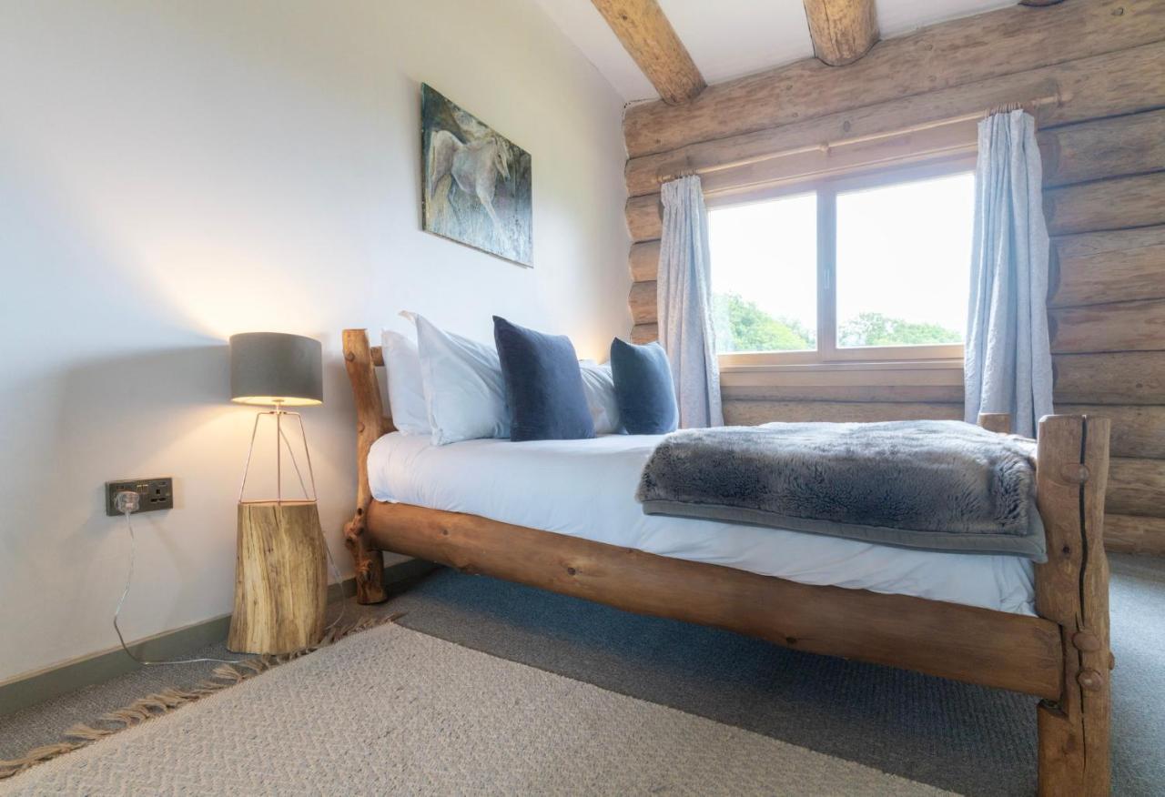 Wild Nurture Eco Luxury Offgrid Log Cabin Fort William Eksteriør billede