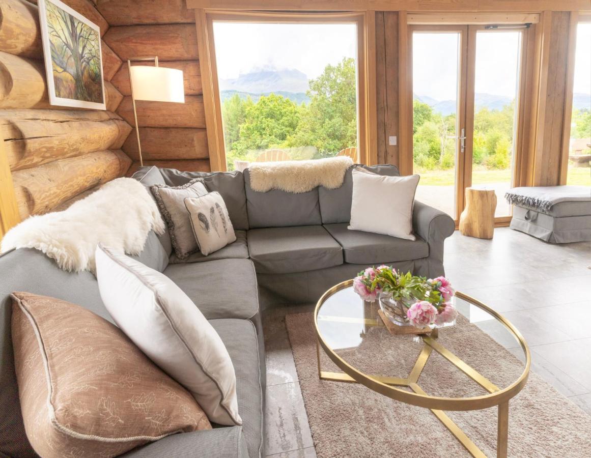Wild Nurture Eco Luxury Offgrid Log Cabin Fort William Eksteriør billede